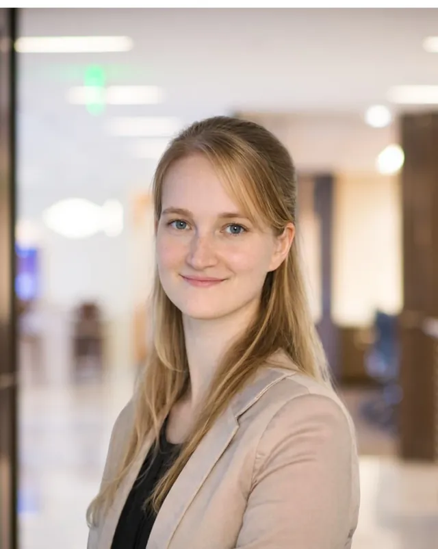 Mitarbeiterin oder Mitarbeiter von Thaitransport Logistics