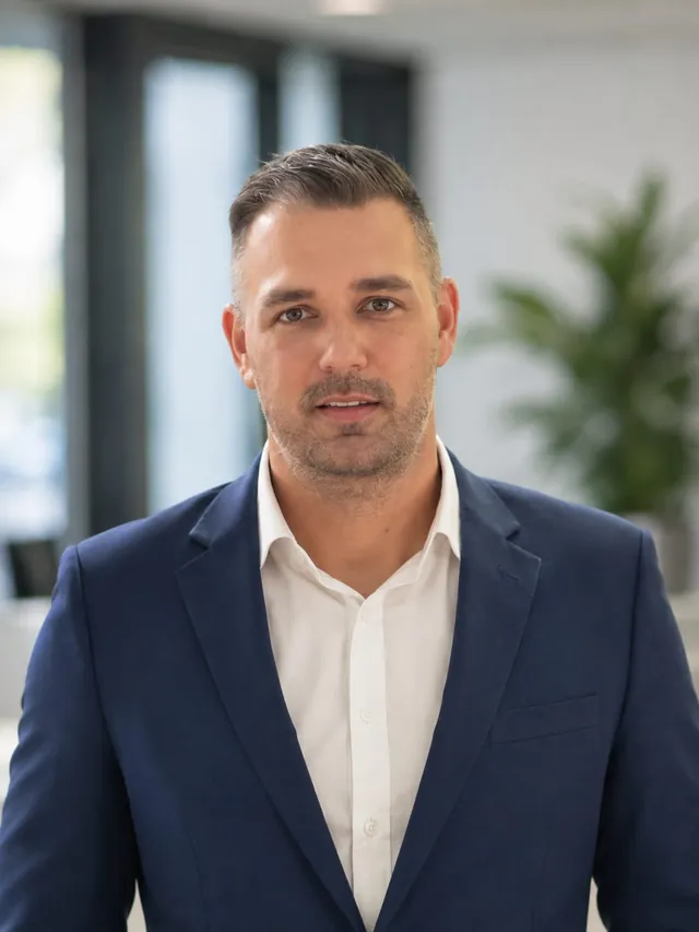 Mitarbeiterin oder Mitarbeiter von Thaitransport Logistics